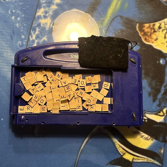 Scrabble Deluxe Travel Edition (Portable Folding Board, Complete) - Picture 5 of 6